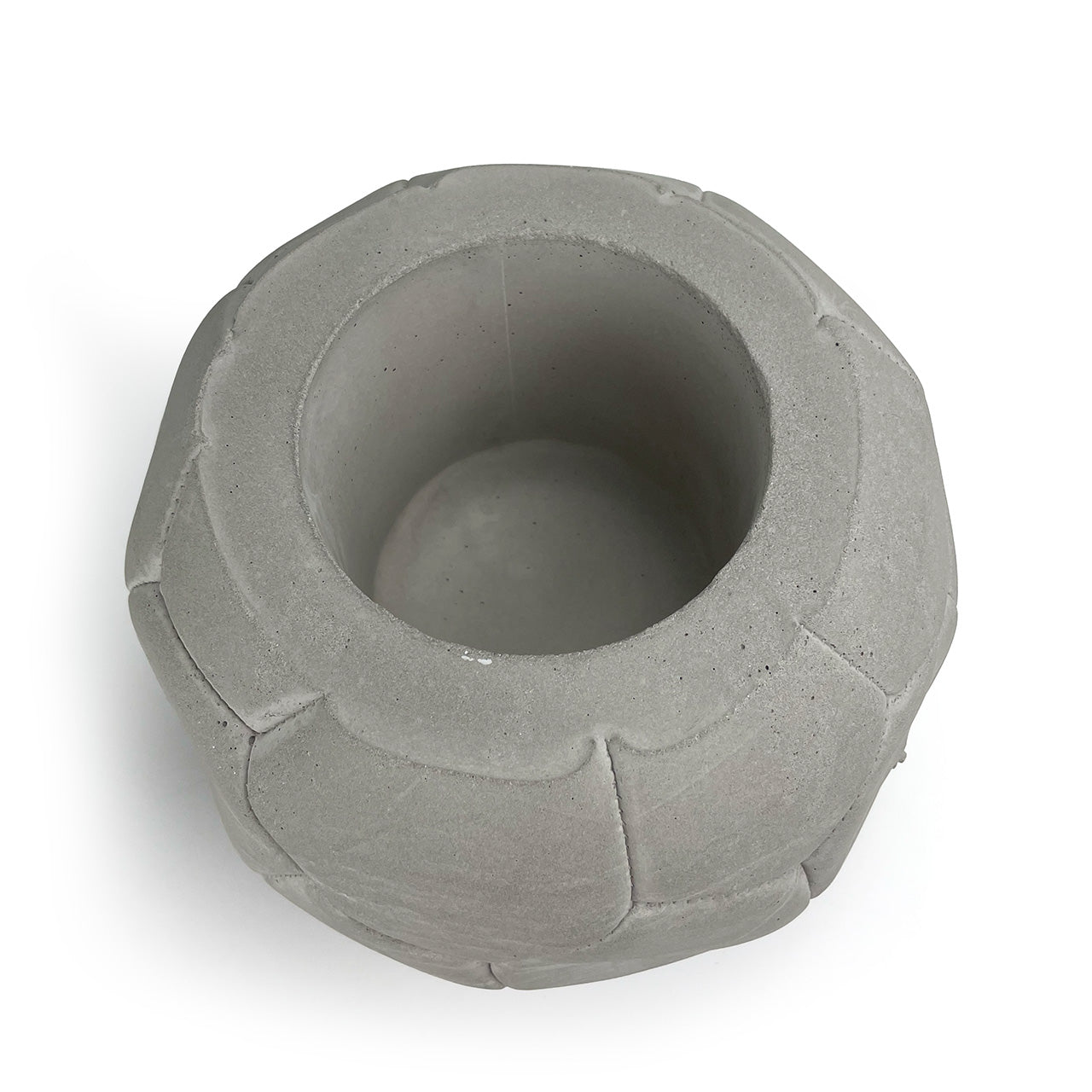 FOOTBALL PLANT POT GREY